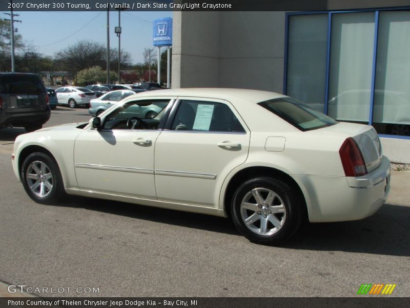 Cool Vanilla / Dark Slate Gray/Light Graystone 2007 Chrysler 300 Touring