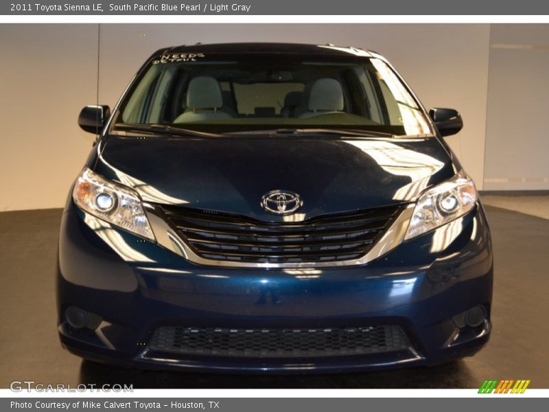 South Pacific Blue Pearl / Light Gray 2011 Toyota Sienna LE