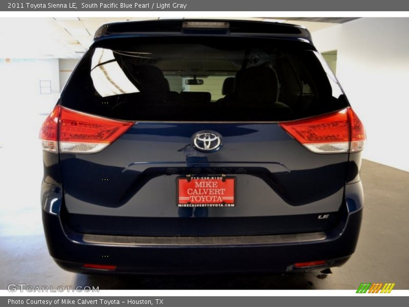South Pacific Blue Pearl / Light Gray 2011 Toyota Sienna LE
