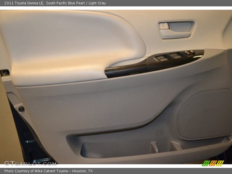 South Pacific Blue Pearl / Light Gray 2011 Toyota Sienna LE
