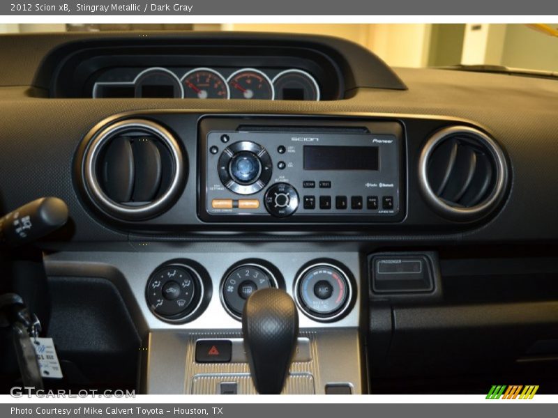 Stingray Metallic / Dark Gray 2012 Scion xB