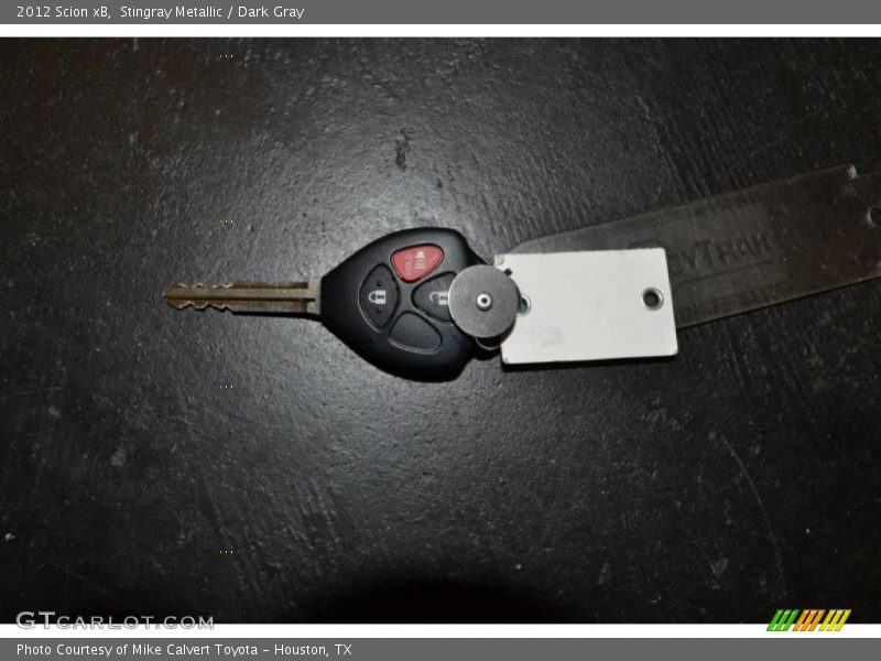 Stingray Metallic / Dark Gray 2012 Scion xB