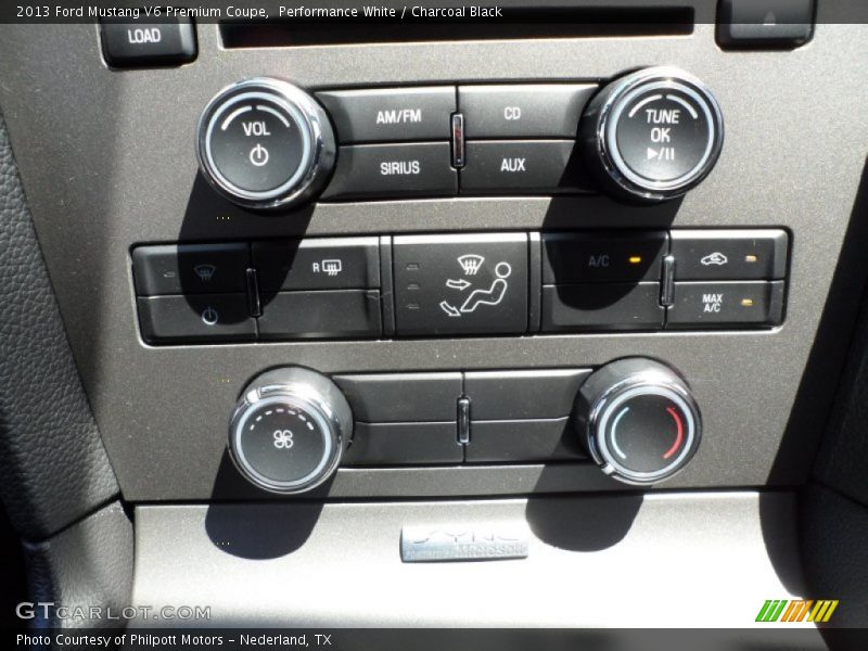 Performance White / Charcoal Black 2013 Ford Mustang V6 Premium Coupe