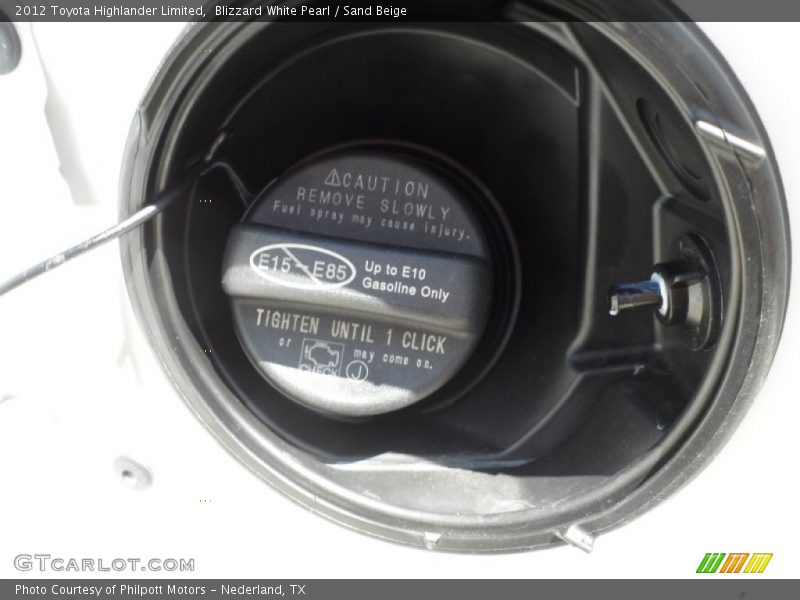 Blizzard White Pearl / Sand Beige 2012 Toyota Highlander Limited