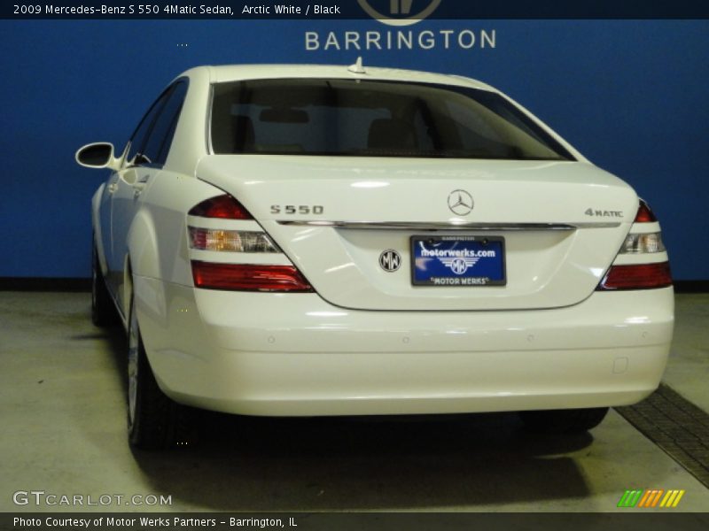 Arctic White / Black 2009 Mercedes-Benz S 550 4Matic Sedan