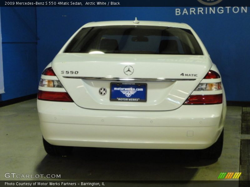 Arctic White / Black 2009 Mercedes-Benz S 550 4Matic Sedan