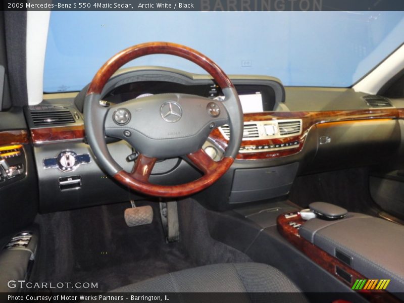 Arctic White / Black 2009 Mercedes-Benz S 550 4Matic Sedan