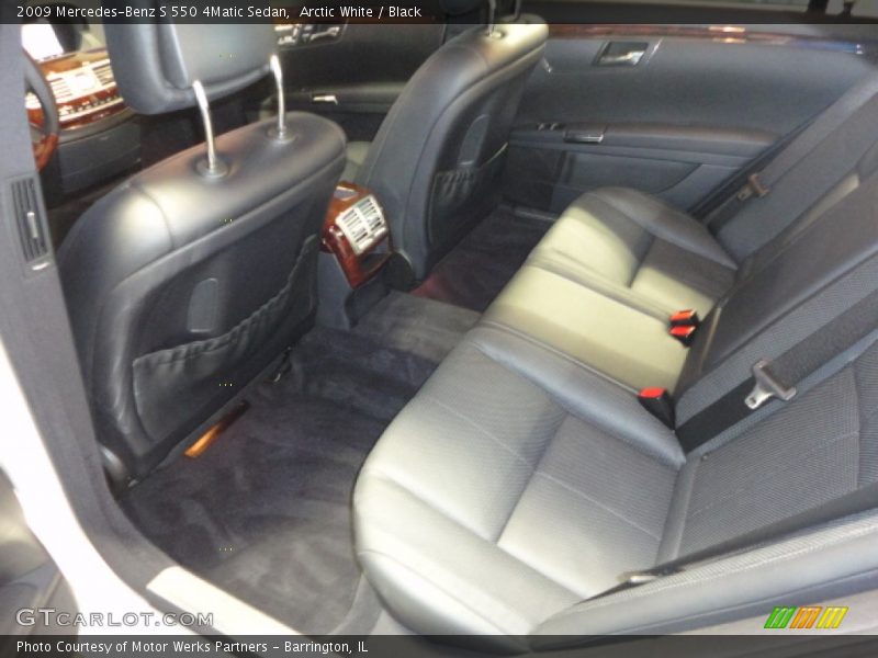 Arctic White / Black 2009 Mercedes-Benz S 550 4Matic Sedan