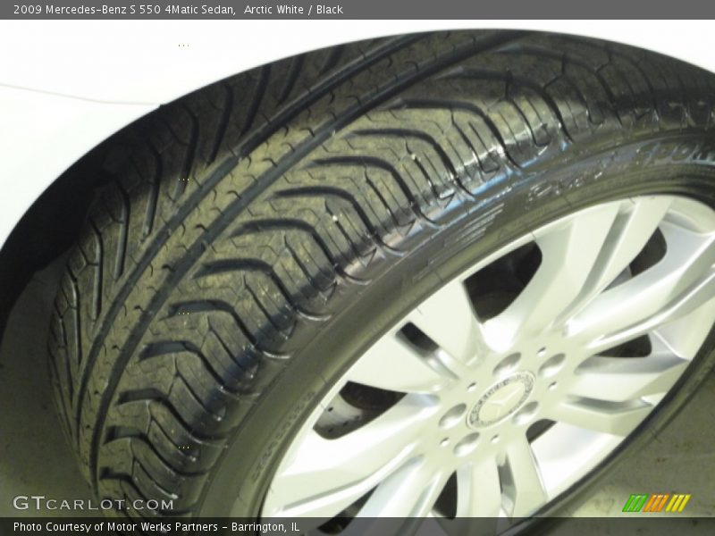 Arctic White / Black 2009 Mercedes-Benz S 550 4Matic Sedan
