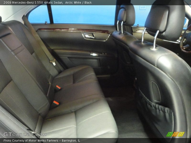 Arctic White / Black 2009 Mercedes-Benz S 550 4Matic Sedan