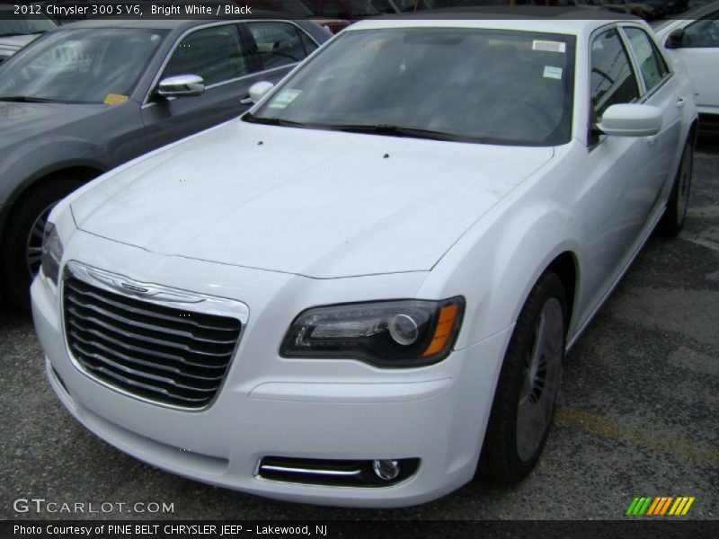 Bright White / Black 2012 Chrysler 300 S V6