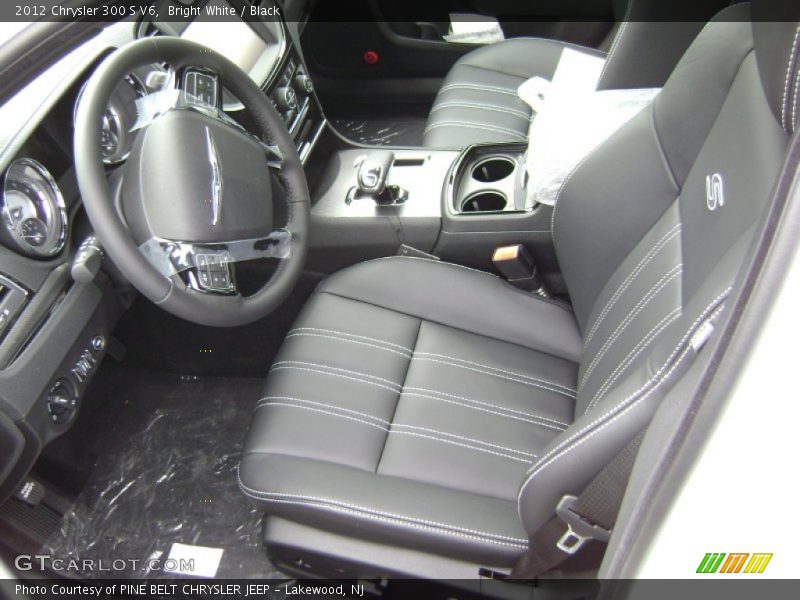Bright White / Black 2012 Chrysler 300 S V6