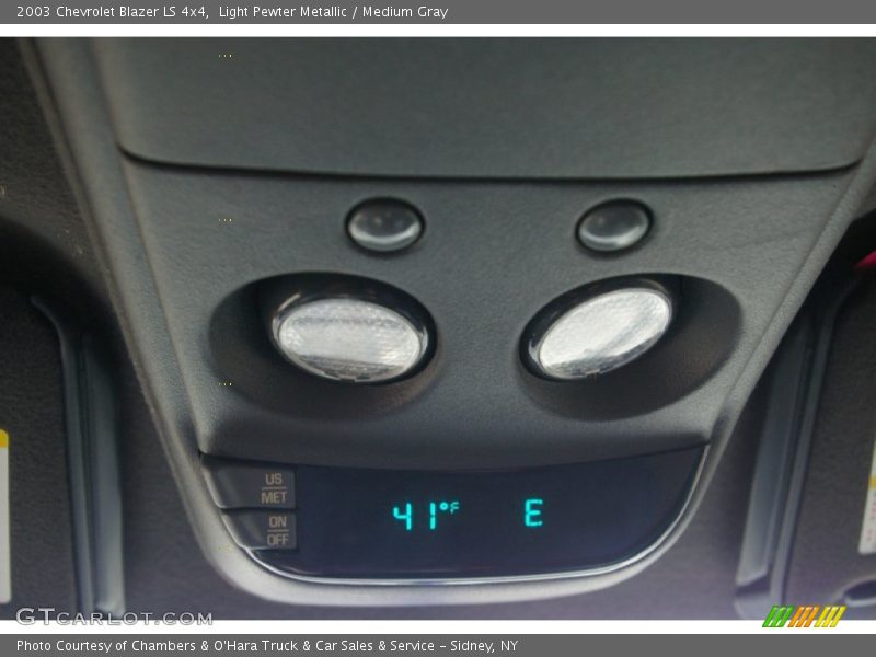 Light Pewter Metallic / Medium Gray 2003 Chevrolet Blazer LS 4x4