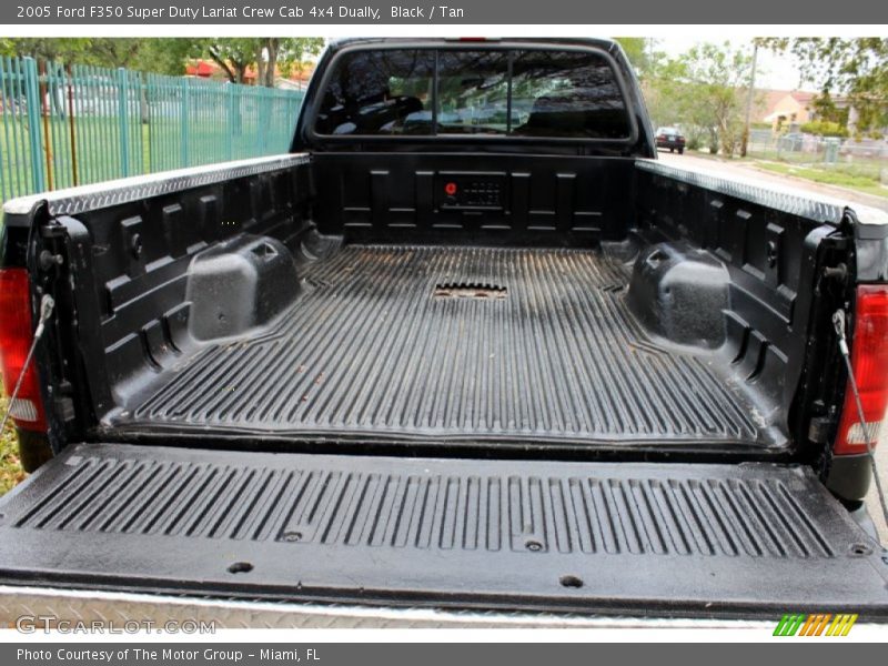  2005 F350 Super Duty Lariat Crew Cab 4x4 Dually Trunk
