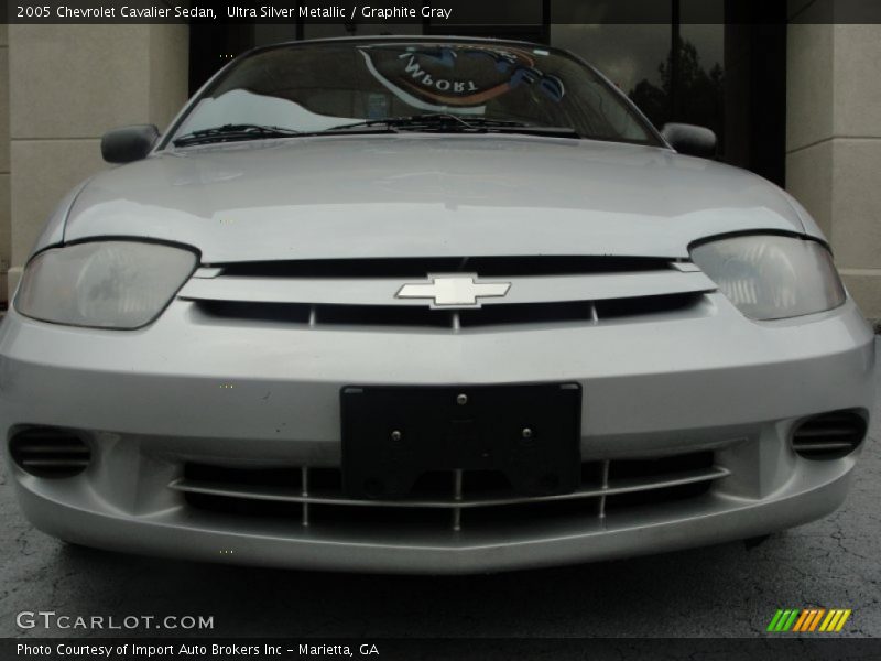 Ultra Silver Metallic / Graphite Gray 2005 Chevrolet Cavalier Sedan
