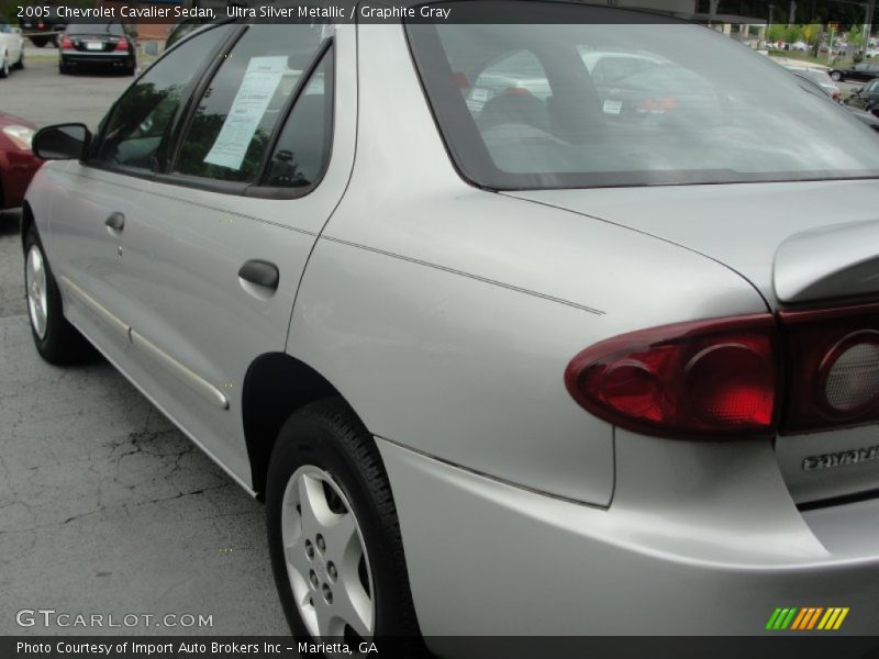 Ultra Silver Metallic / Graphite Gray 2005 Chevrolet Cavalier Sedan