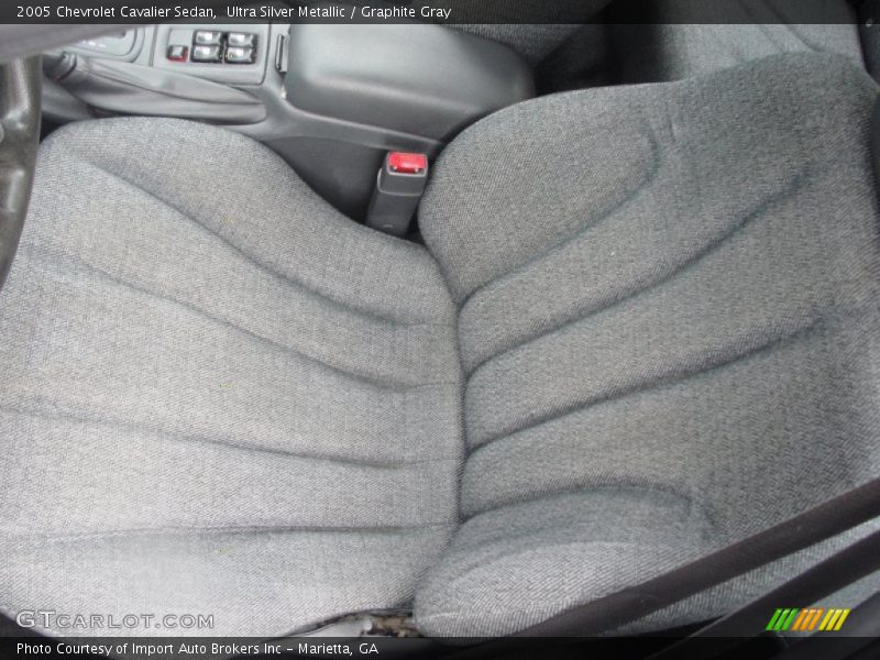 Ultra Silver Metallic / Graphite Gray 2005 Chevrolet Cavalier Sedan