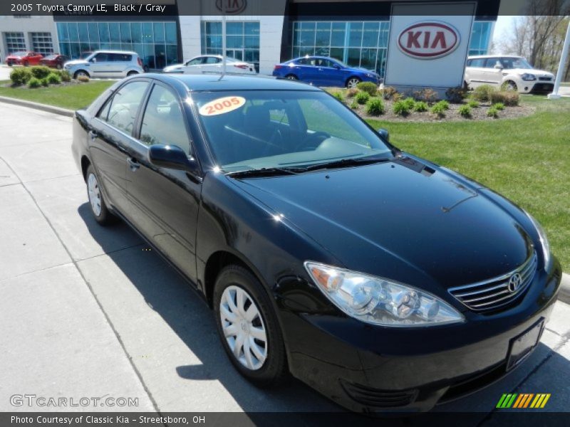 Black / Gray 2005 Toyota Camry LE