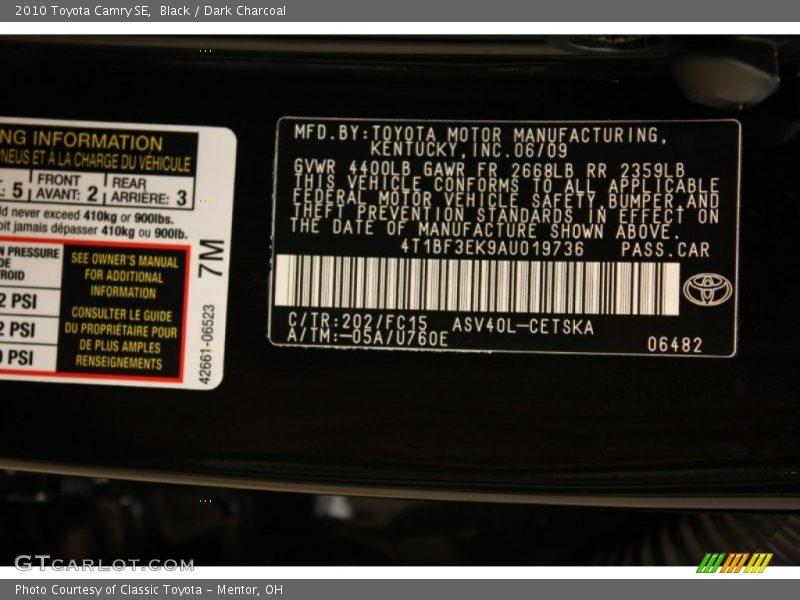 Black / Dark Charcoal 2010 Toyota Camry SE