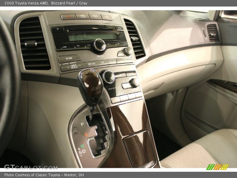 Blizzard Pearl / Gray 2009 Toyota Venza AWD