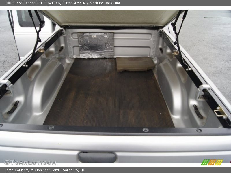 Silver Metallic / Medium Dark Flint 2004 Ford Ranger XLT SuperCab