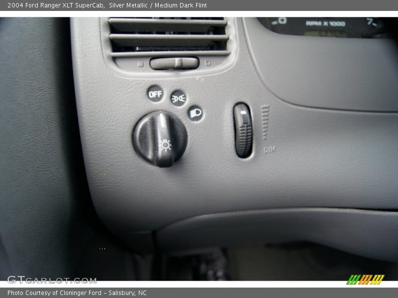 Silver Metallic / Medium Dark Flint 2004 Ford Ranger XLT SuperCab