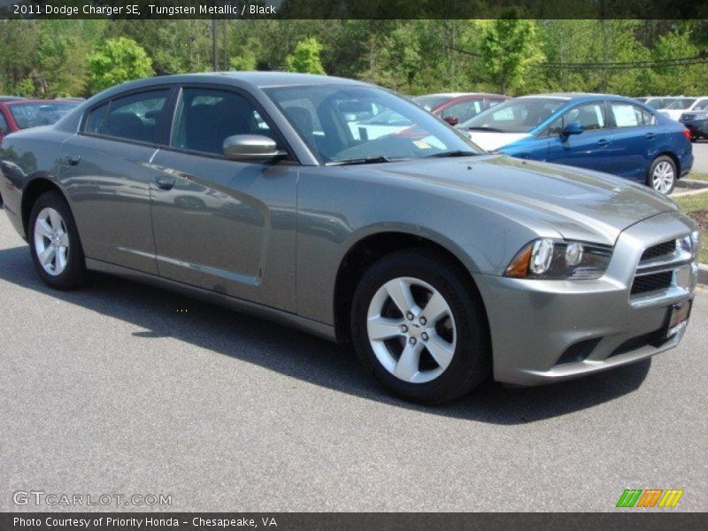 Tungsten Metallic / Black 2011 Dodge Charger SE