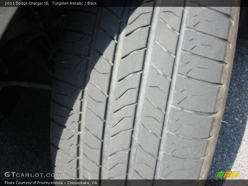 Tungsten Metallic / Black 2011 Dodge Charger SE
