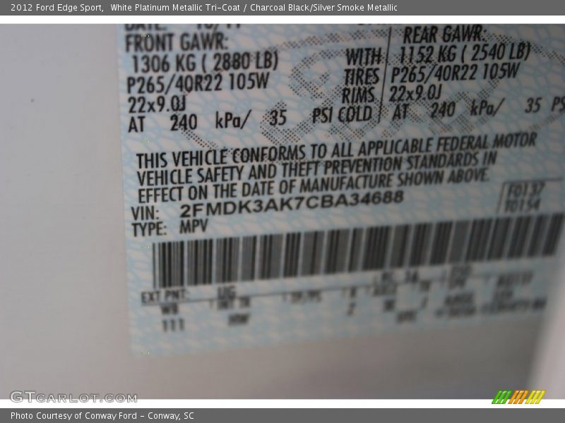White Platinum Metallic Tri-Coat / Charcoal Black/Silver Smoke Metallic 2012 Ford Edge Sport