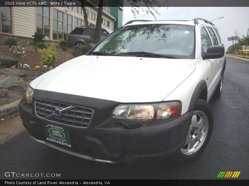 White / Taupe 2003 Volvo XC70 AWD