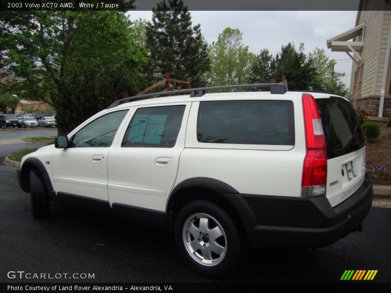 White / Taupe 2003 Volvo XC70 AWD