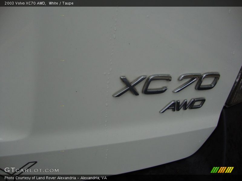 White / Taupe 2003 Volvo XC70 AWD