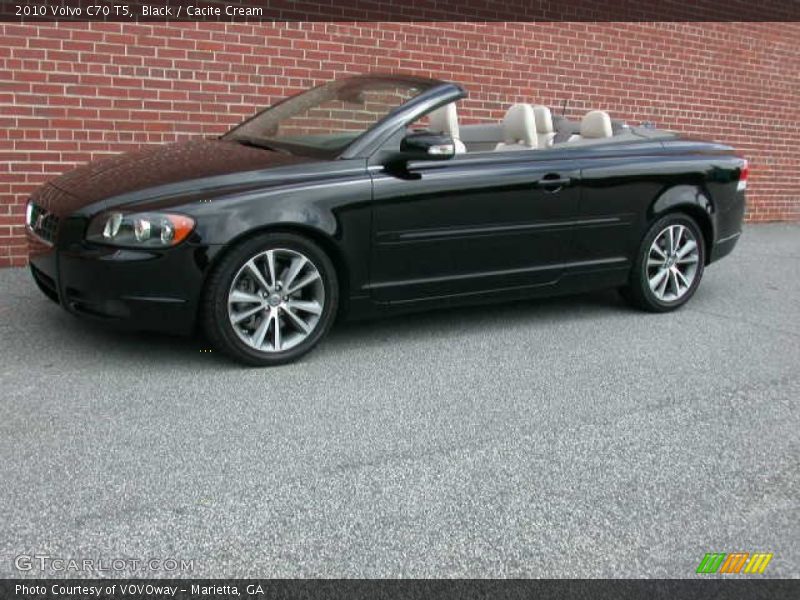Black / Cacite Cream 2010 Volvo C70 T5