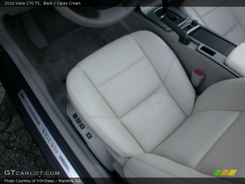 Black / Cacite Cream 2010 Volvo C70 T5