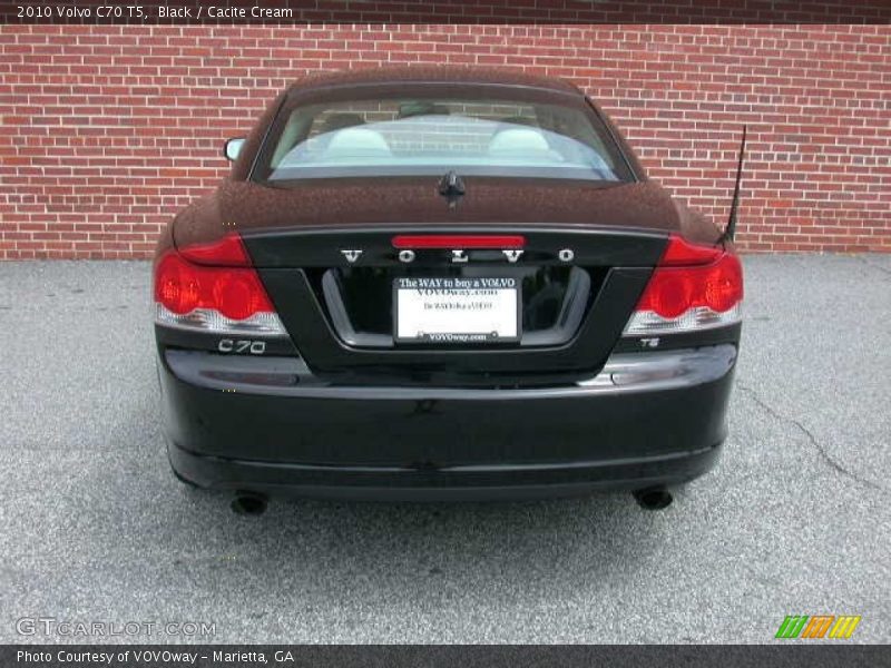 Black / Cacite Cream 2010 Volvo C70 T5