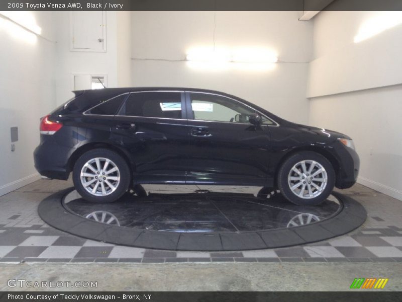 Black / Ivory 2009 Toyota Venza AWD