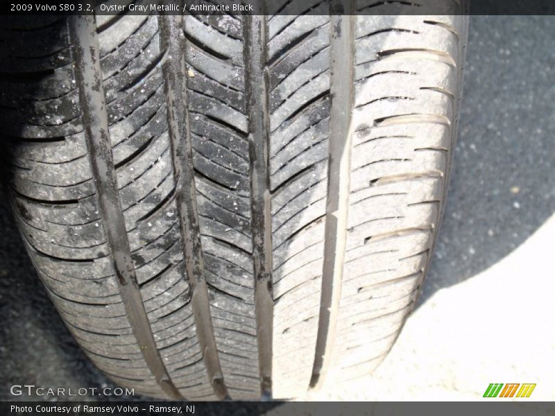 Oyster Gray Metallic / Anthracite Black 2009 Volvo S80 3.2