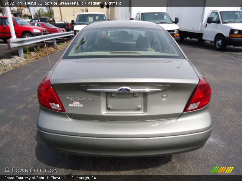 Spruce Green Metallic / Medium Parchment 2002 Ford Taurus SE