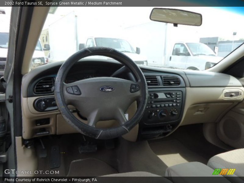 Spruce Green Metallic / Medium Parchment 2002 Ford Taurus SE