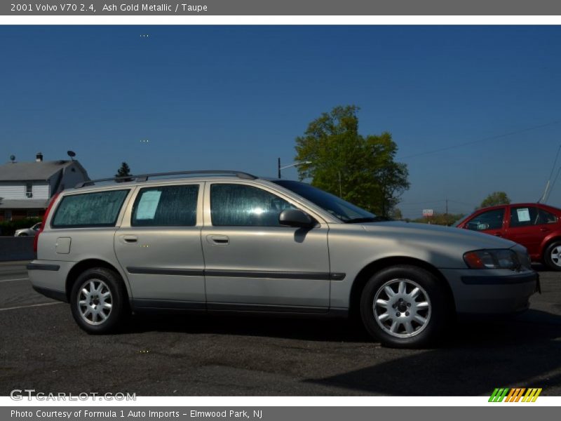 Ash Gold Metallic / Taupe 2001 Volvo V70 2.4
