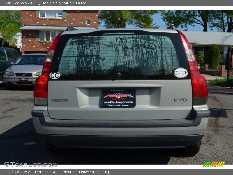 Ash Gold Metallic / Taupe 2001 Volvo V70 2.4
