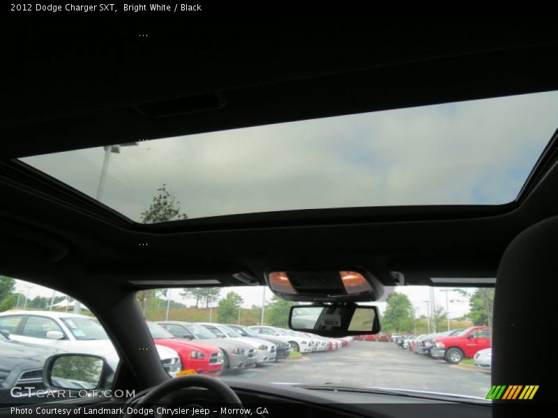 Bright White / Black 2012 Dodge Charger SXT