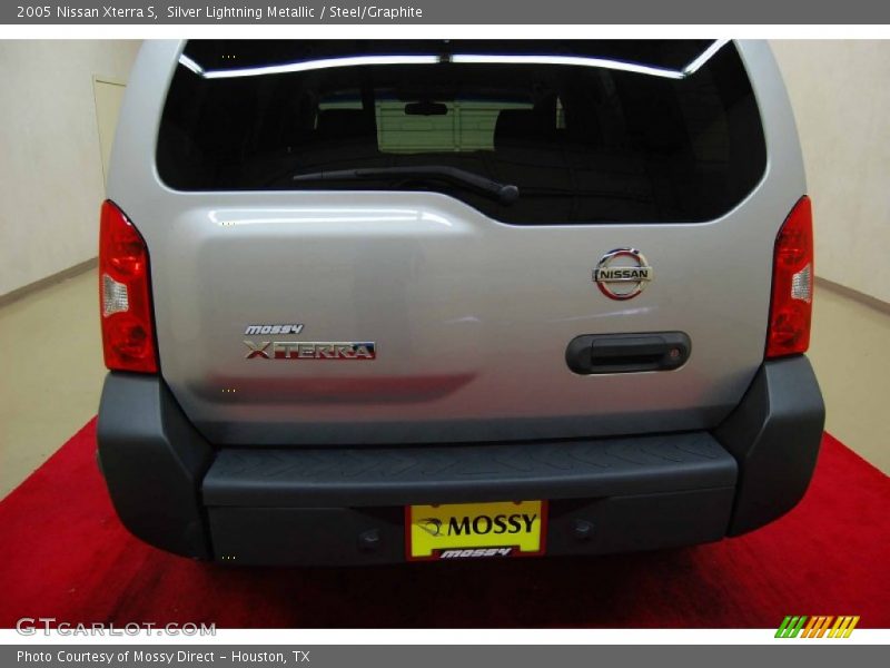 Silver Lightning Metallic / Steel/Graphite 2005 Nissan Xterra S