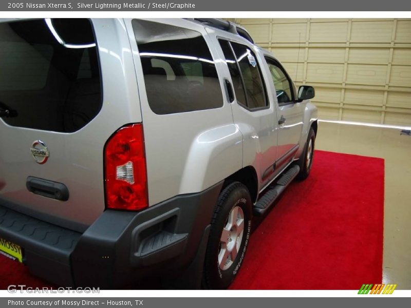 Silver Lightning Metallic / Steel/Graphite 2005 Nissan Xterra S
