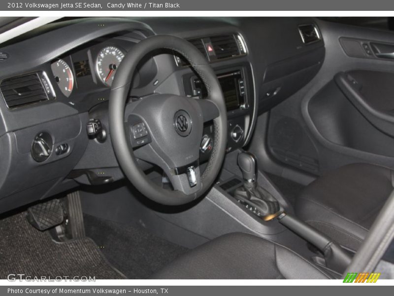 Candy White / Titan Black 2012 Volkswagen Jetta SE Sedan