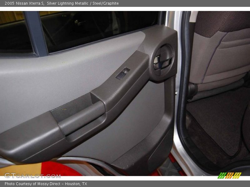 Silver Lightning Metallic / Steel/Graphite 2005 Nissan Xterra S