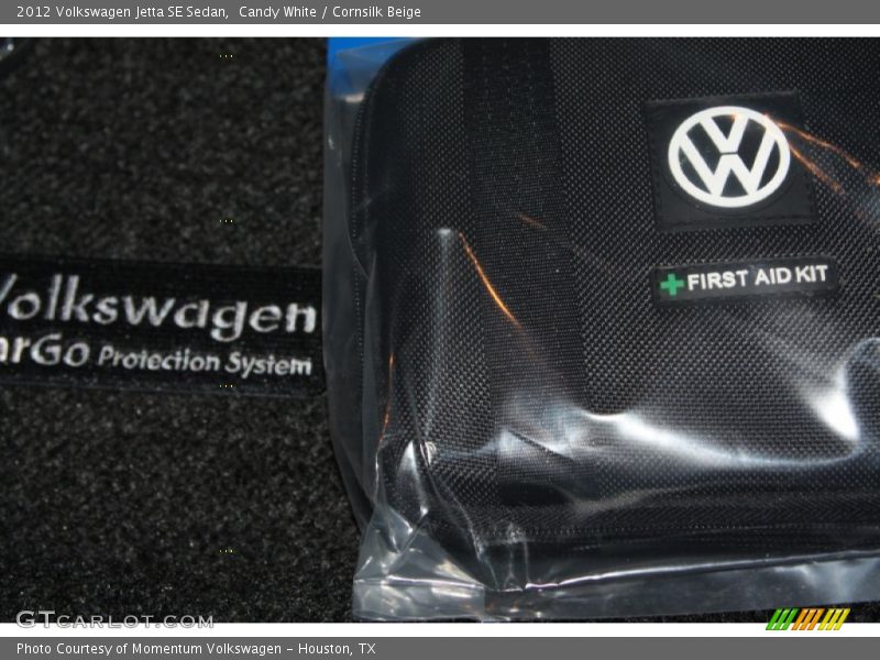 Candy White / Cornsilk Beige 2012 Volkswagen Jetta SE Sedan
