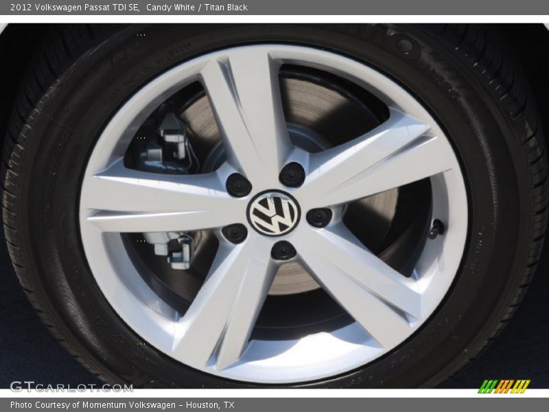Candy White / Titan Black 2012 Volkswagen Passat TDI SE