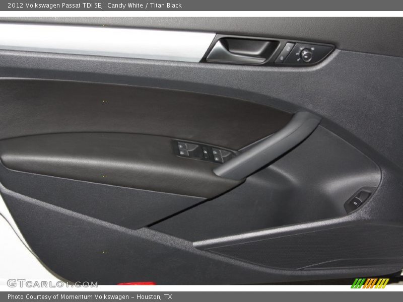 Candy White / Titan Black 2012 Volkswagen Passat TDI SE