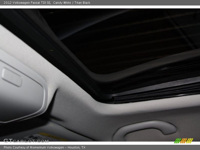 Candy White / Titan Black 2012 Volkswagen Passat TDI SE